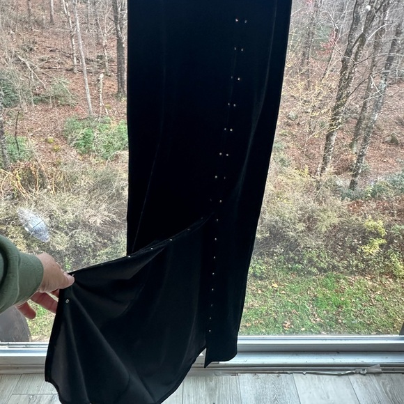 Elegant Black Velvet Dress with studded front and slit. Holiday / Formal
Size 10 - Picture 6 of 6